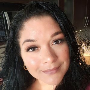 Meet your Posher, Iris